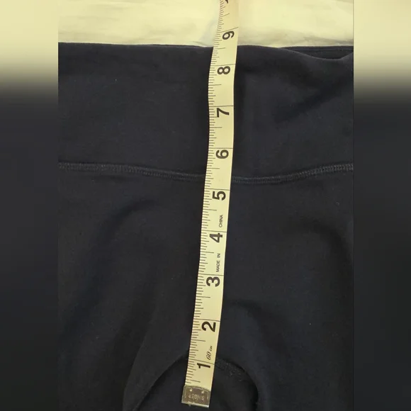 ALO Womens Navy Blue Athletic Leggings Compression Size M, Slight Piling - Picture 11 of 12